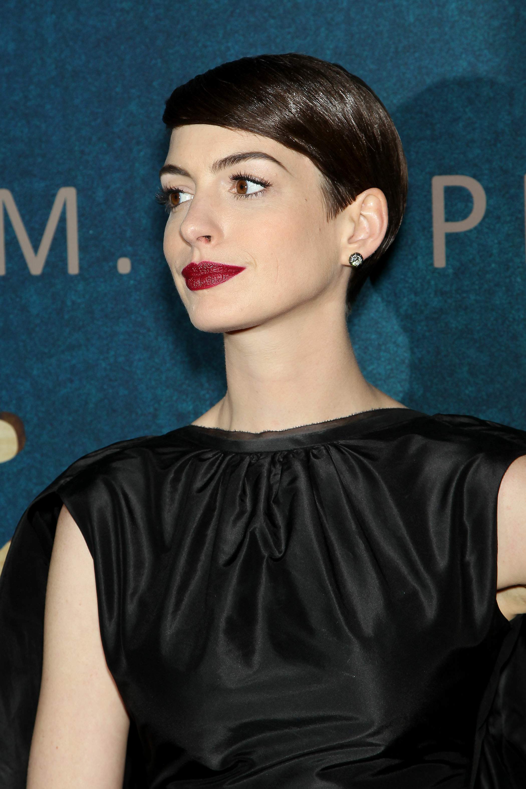 Anne Hathaway Les Miserables NY Premiere December 10-2012 