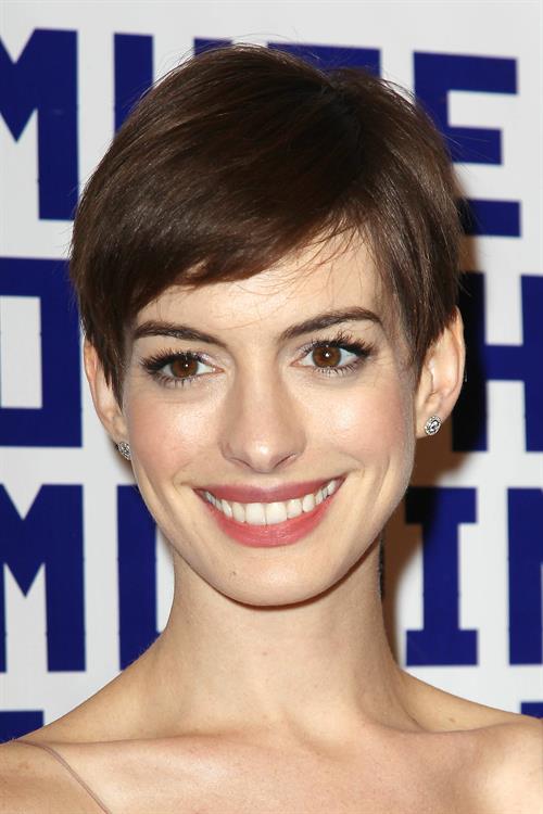 Anne Hathaway Attended the Museum of the Moving Image 27th Annual Black Tie Salute in New York Dec 11, 2012