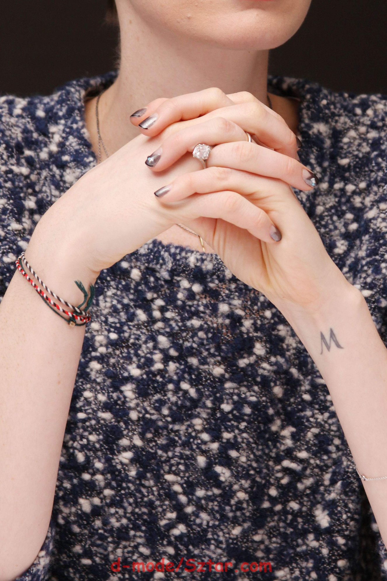 Anne Hathaway Photocall of the musical Les Miserables at the Mandarin Hotel in New York, NY, December 2, 2012