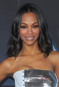 Zoe Saldana ''Avatar'' Premiere in Los Angeles December 16, 2009   