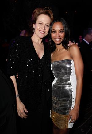 Zoe Saldana ''Avatar'' Premiere in Los Angeles December 16, 2009   