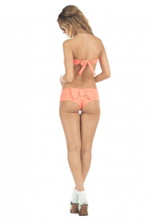 Cassie Amato in a bikini - ass