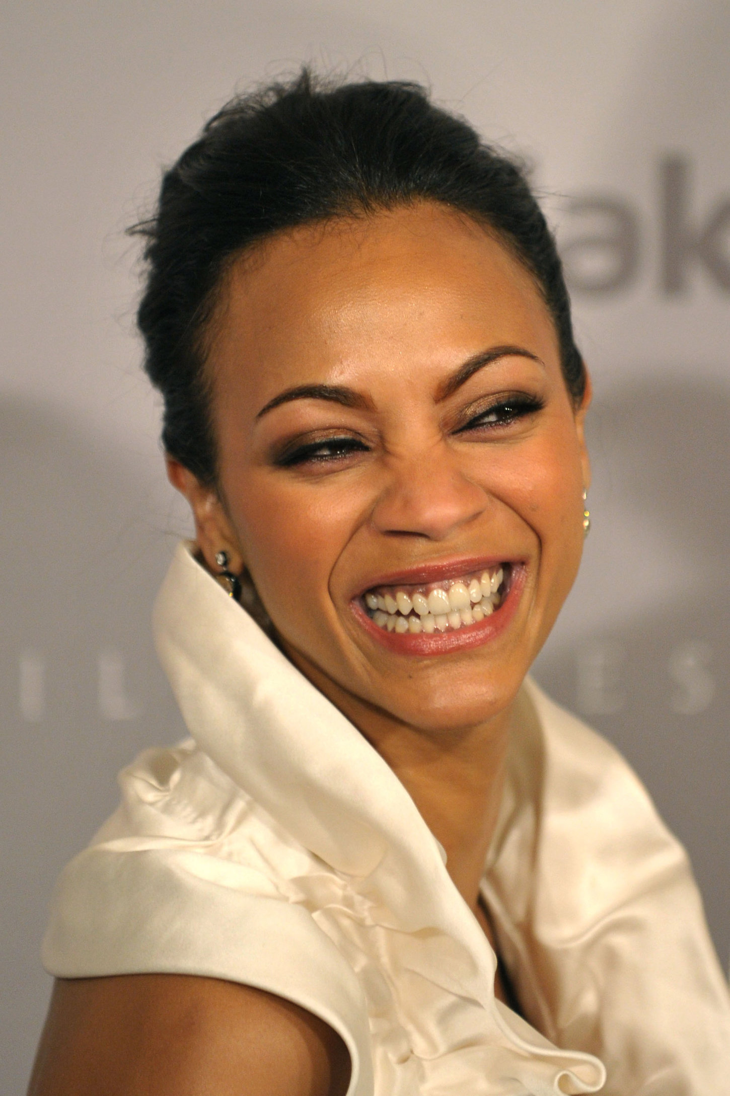 Zoe Saldana - 2010 Women In Film Crystal & Lucy Awards: A New Era - June 1, 2010