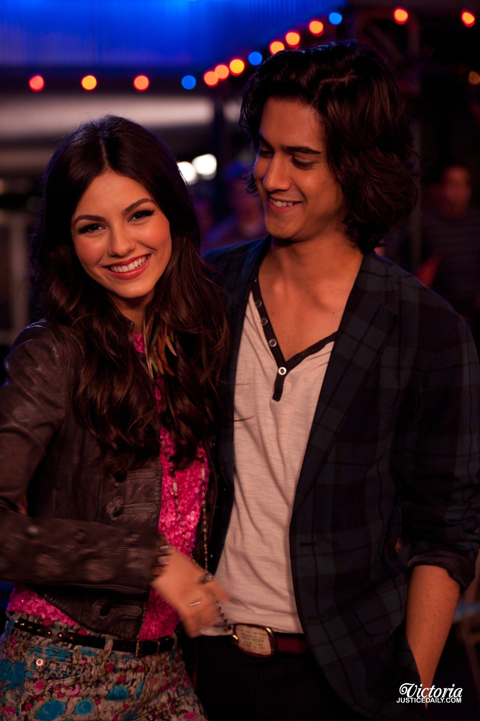 Victoria Justice Pictures Victoria Justice Victorious Season 3 Episode 19 'Tori fies Beck and Jade' stills