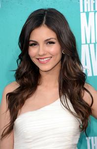 Victoria Justice - MTV Movie Awards at Universal Studios, Arrivals - June 3, 2012