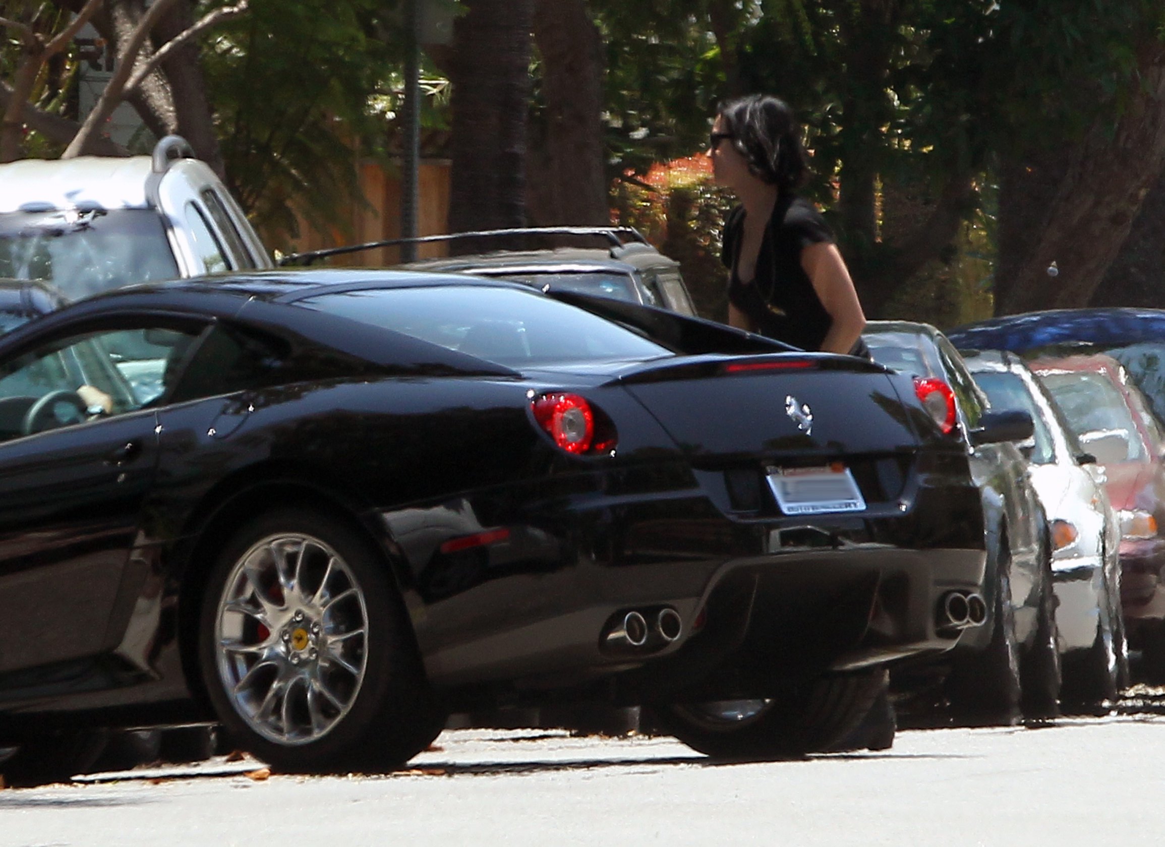 Katy Perry Katy being dropped off at her apartment in Los Angeles by John Mayer 