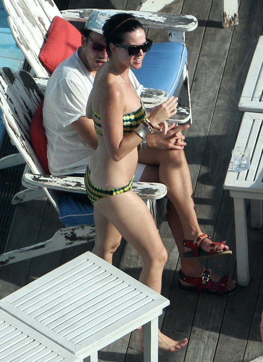 Katy Perry - In a bikini at a hotel pool in Miami July 27, 2012
