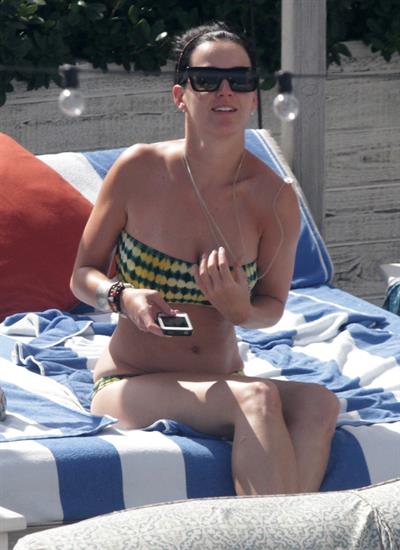 Katy Perry - In a bikini at a hotel pool in Miami July 27, 2012