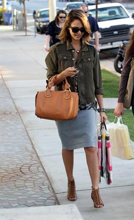 Jessica Alba at Bel Bambini in West Hollywood January 19, 2011 