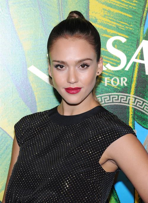 Jessica Alba Versace for H&M Fashion Event at the H&M on November 8 2011 