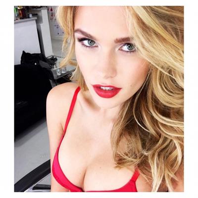 Lada Kravchenko in lingerie