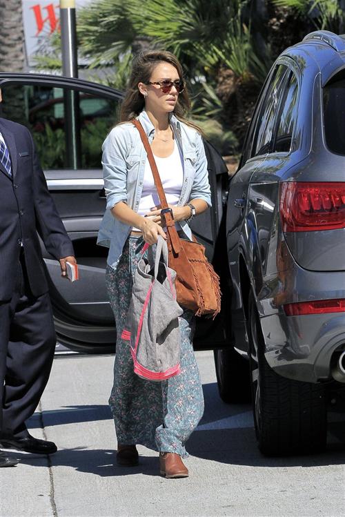 Jessica Alba shopping in LA 9/29/13
