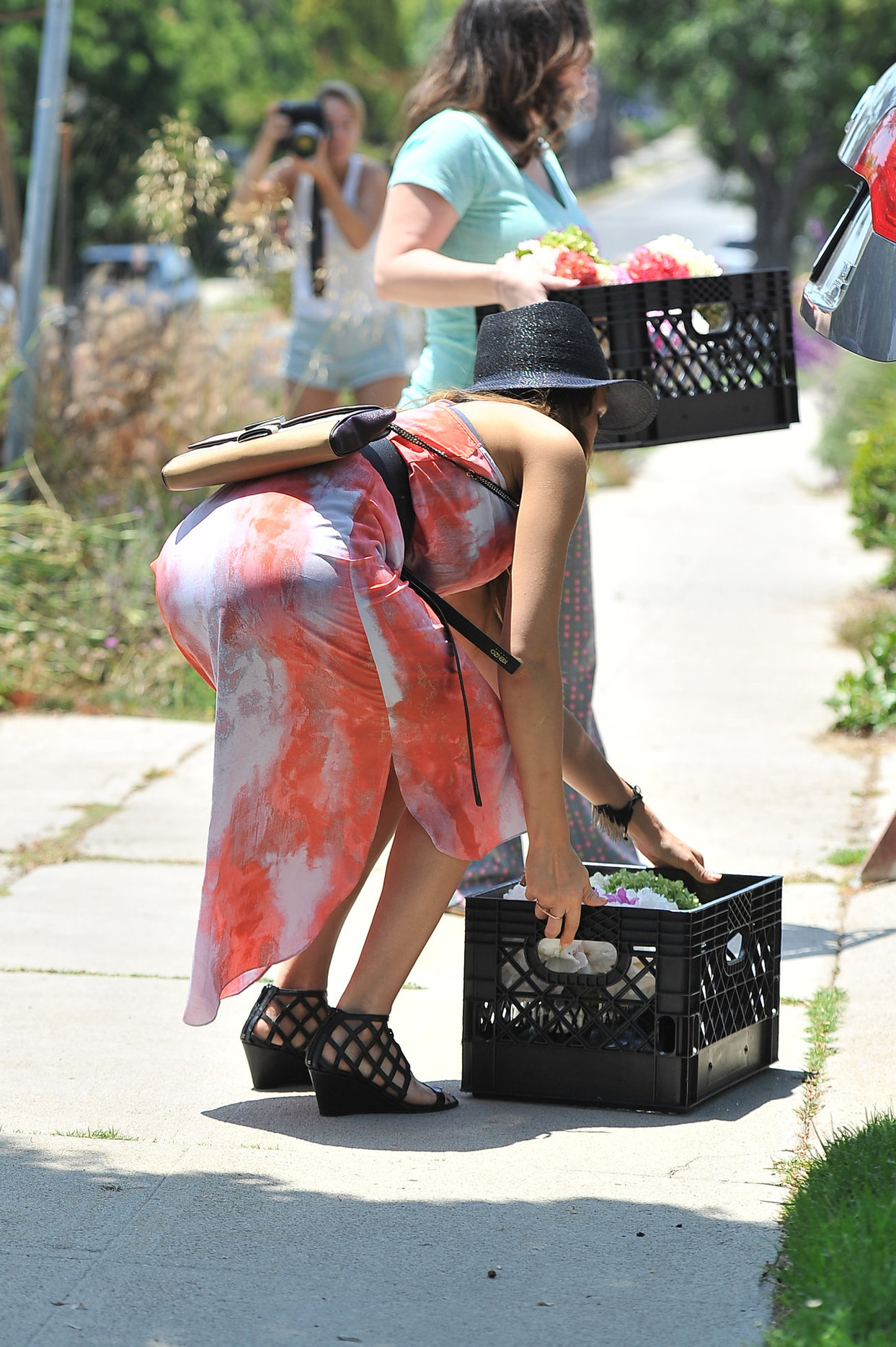 Jessica Alba shopping at Bel Bambini before heading to a baby shower in Hollywood on June 29, 2013