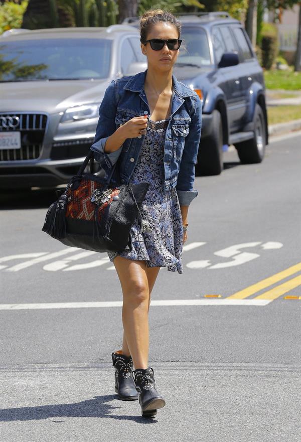 Jessica Alba heads to a private home in Santa Monica on May 31, 2013