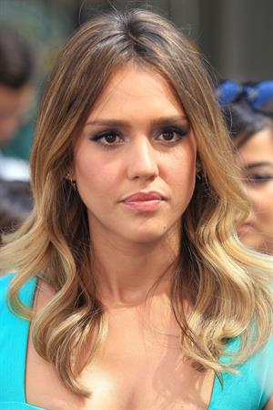 Jessica Alba -  On the set of Extra in New York September 12, 2012 