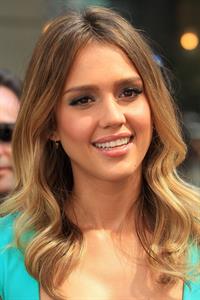 Jessica Alba -  On the set of Extra in New York September 12, 2012 