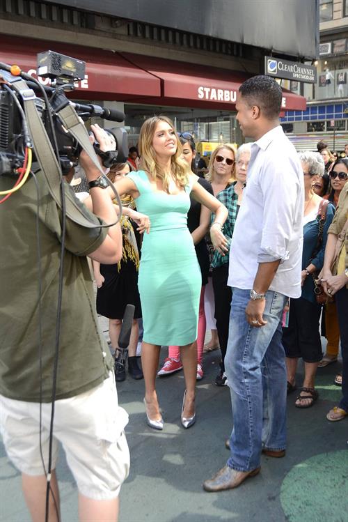 Jessica Alba -  On the set of Extra in New York September 12, 2012 