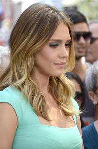 Jessica Alba Pictures Jessica Alba -  On the set of Extra in New York September 12, 2012