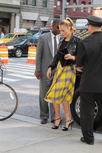 Jessica Alba - Arrives at her hotel in NYC - September 13, 2012