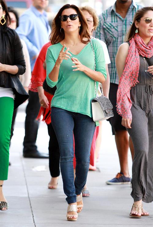 Eva Longoria Goes shoe shopping in Beverly Hills (May 23, 2013) 