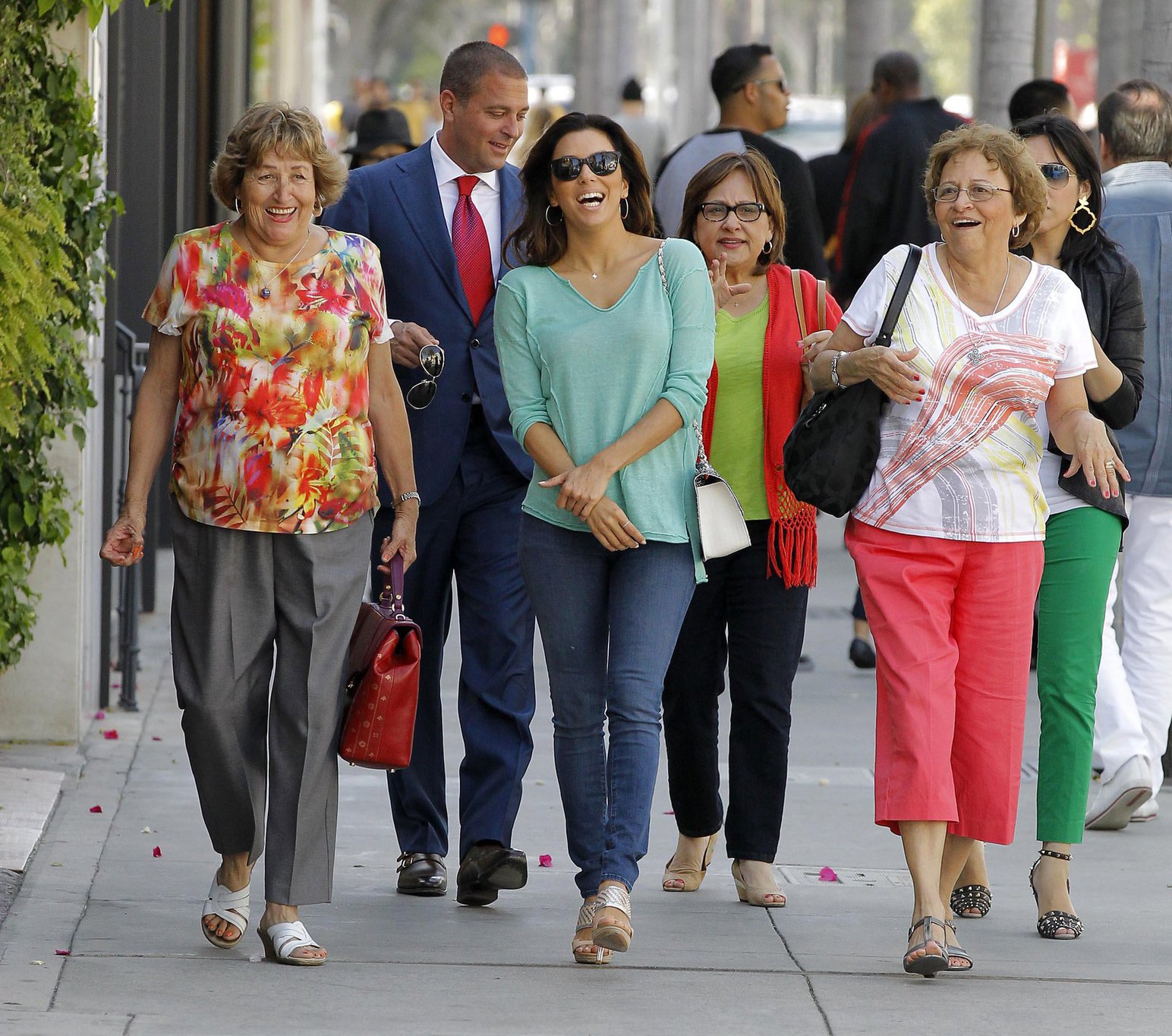 Eva Longoria Goes shoe shopping in Beverly Hills (May 23, 2013) 