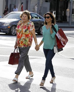 Eva Longoria Goes shoe shopping in Beverly Hills (May 23, 2013) 