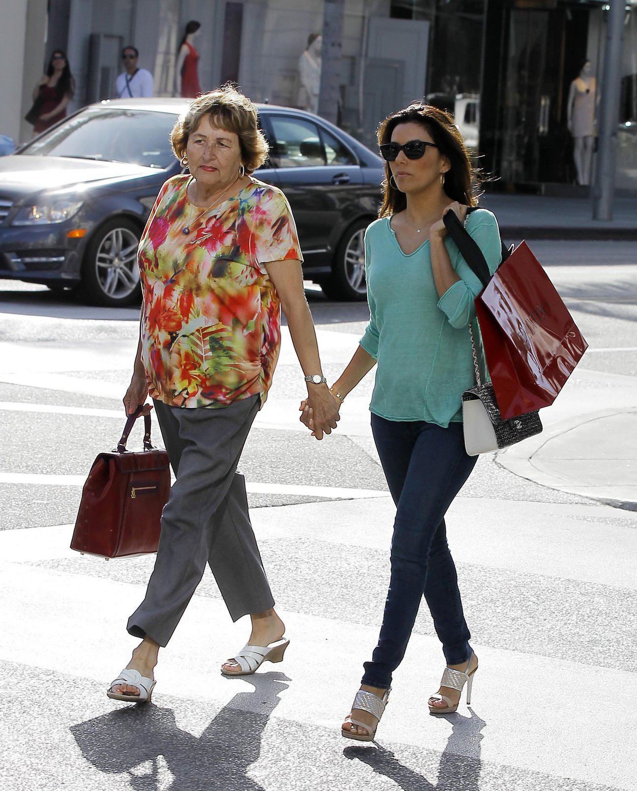 Eva Longoria Goes shoe shopping in Beverly Hills (May 23, 2013) 