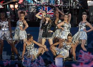 Kylie Minogue - Diamond Jubilee Concert  (4.6.2012)
