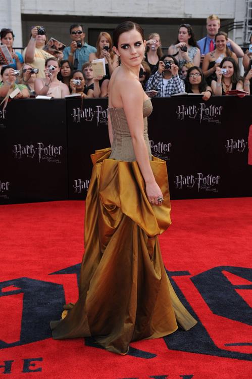 Emma Watson - Harry Potter and the Deathly Hallows Premiere in New York City, July 11, 2011