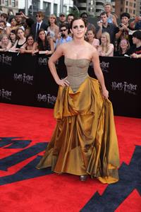 Emma Watson - Harry Potter and the Deathly Hallows Premiere in New York City, July 11, 2011