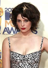 Ashley Greene at the 2009 MTV Movie Awards arrivals in Universal City