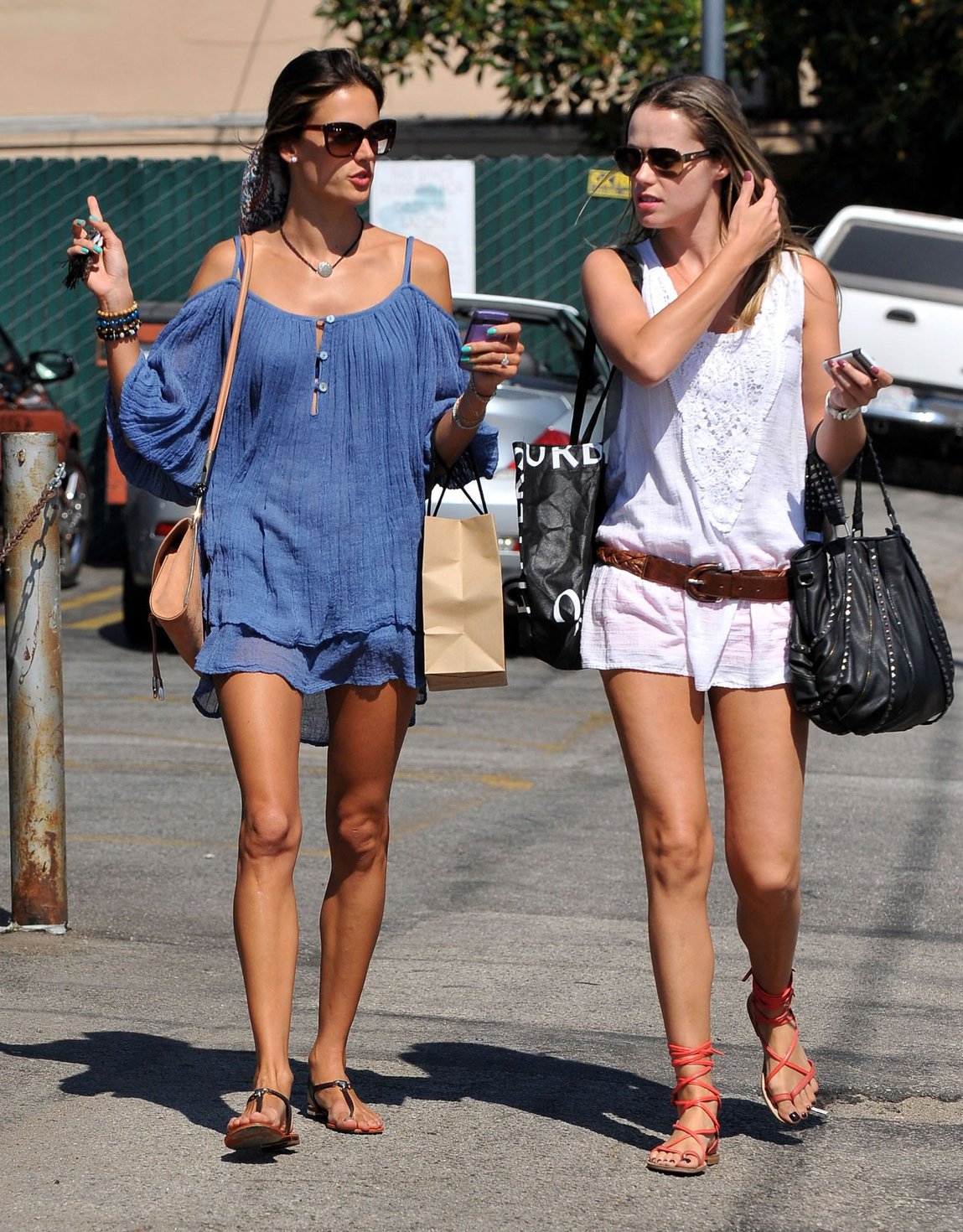 Alessandra Ambrosio Pictures Alessandra Ambrosio shopping at James Perse Brentwood on September 6, 2011