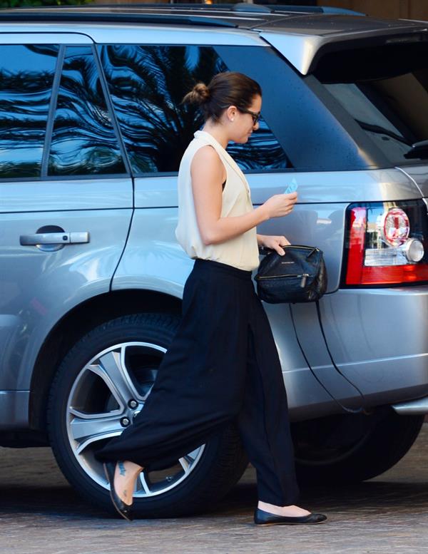 Lea Michele  Arriving at Montage Hotel  in Beverly Hills - Dec 26, 2012 