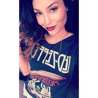 Johana Gómez taking a selfie