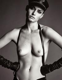 Amber Valletta - breasts