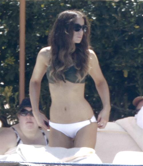 Kate Beckinsale in bikini as she fits in some sunbathing on family holiday in Mexico March 28-2013 