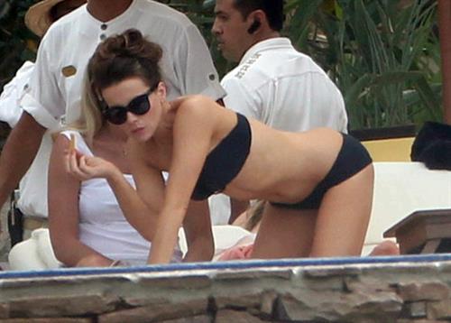 Kate Beckinsale in bikini as she fits in some sunbathing on family holiday in Mexico March 28-2013 