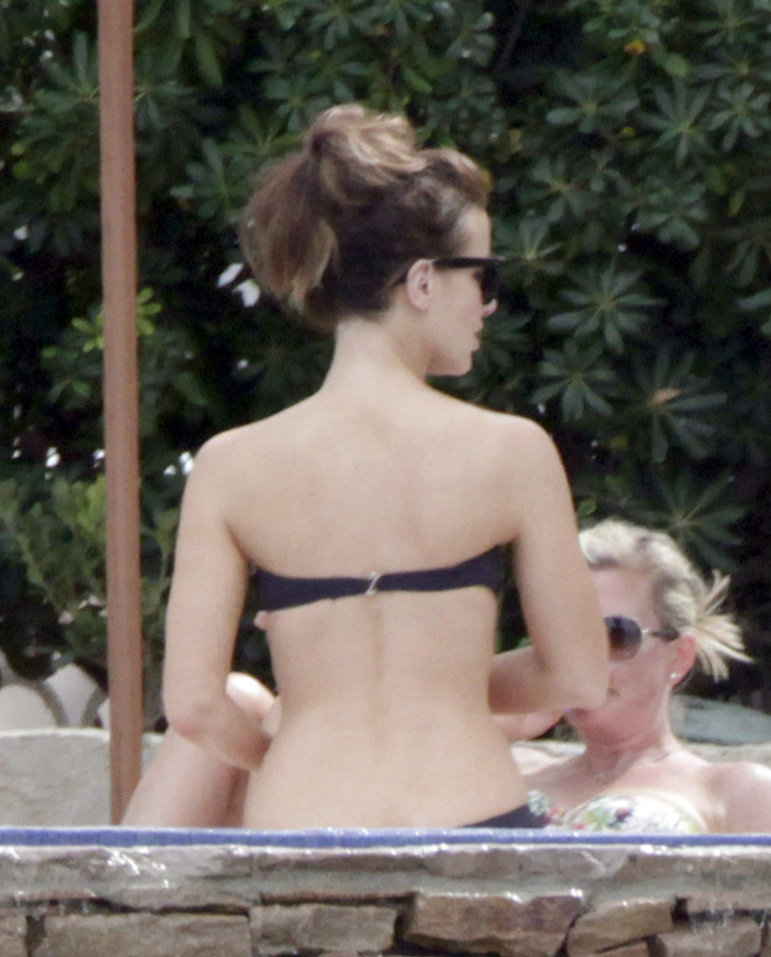 Kate Beckinsale Bikini Pictures Kate Beckinsale in bikini as she fits in some sunbathing on family holiday in Mexico March 28-2013