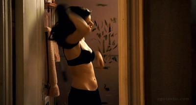 Emma Roberts in Twelve