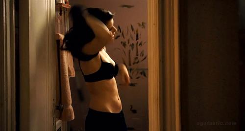 Emma Roberts in Twelve