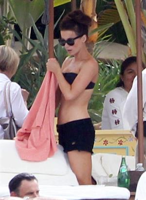 Kate Beckinsale in bikini as she fits in some sunbathing on family holiday in Mexico March 28-2013 
