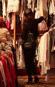 Kate Beckinsale Pictures Kate Beckinsale shopping at Piccolo Paradiso store December 14, 2012