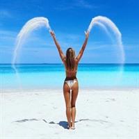 Jena Mays in a bikini - ass