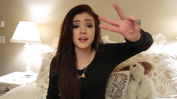 Chrissy Costanza