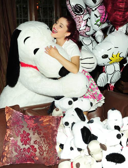 Ariana Grande Valentine Twitter party in Los Angeles 08-02-2012 