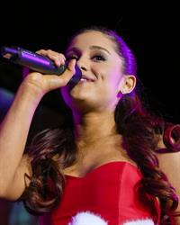 Ariana Grande Citadel Outlet’s 11th annual Tree Lighting Ceremony and Concert in LA 11/10/12 