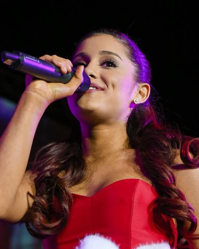 Ariana Grande Citadel Outlet’s 11th annual Tree Lighting Ceremony and Concert in LA 11/10/12 