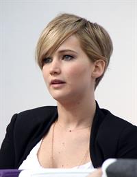 Jennifer Lawrence Q&A at the Yahoo Headquarters - Los Angeles - November 6, 2013 