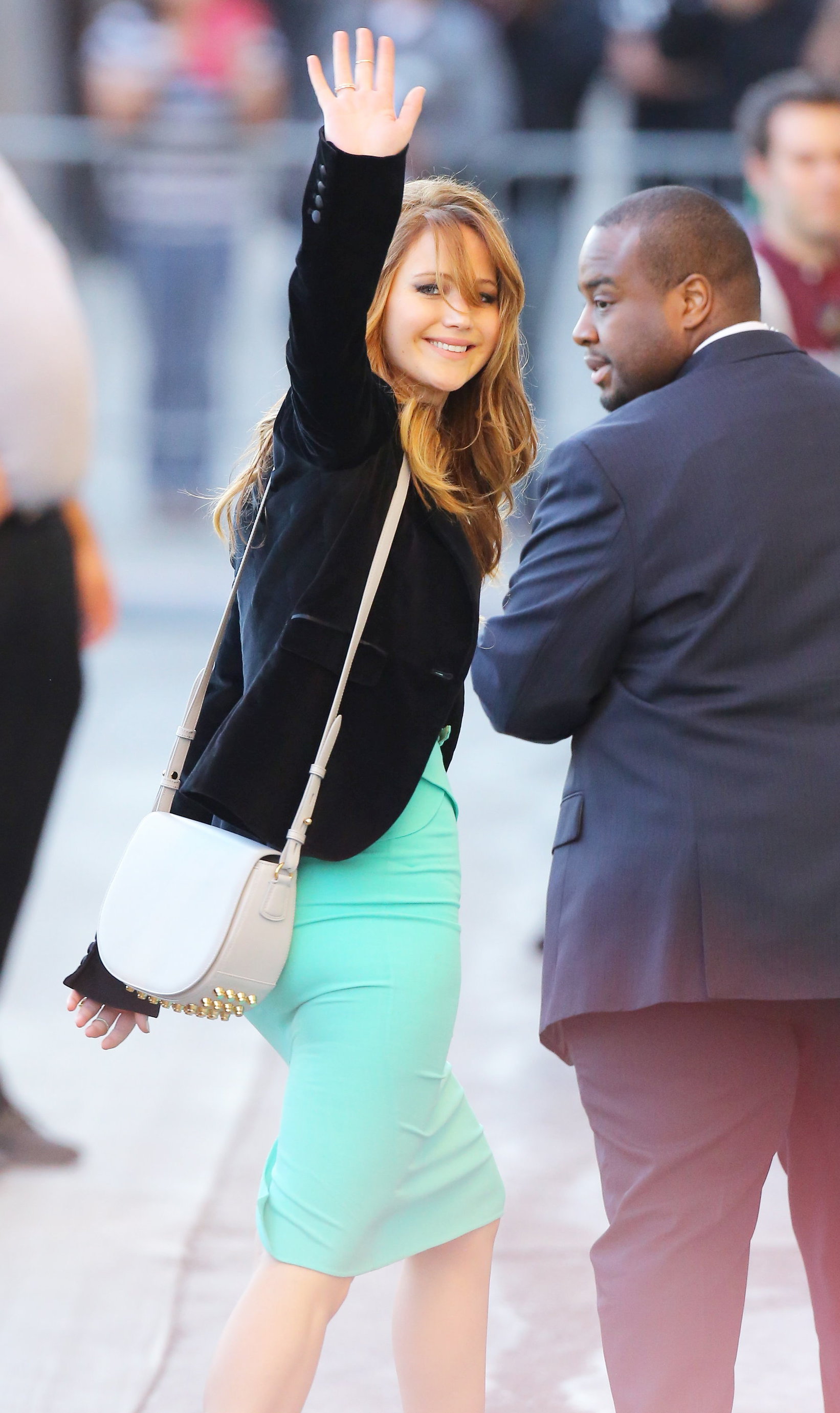 Jennifer Lawrence Arriving at the Jimmy Kimmel Live (January 31, 2013) 