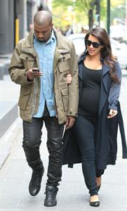 Kim Kardashian Takes an early morning stroll with Kanye West in SoHo (May 6, 2013) 